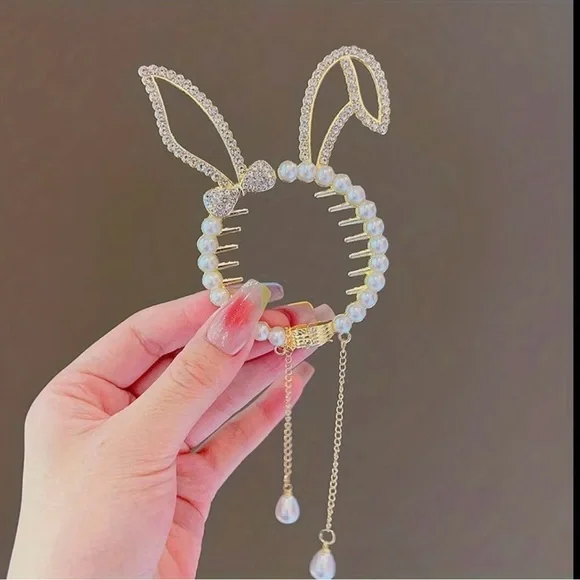 Bunny 🐰 hair accessorie - Picture 2 of 4